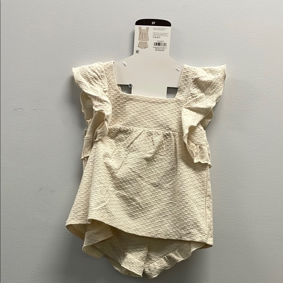 Kids Cream Ruffle Matching Set - Picture 2 of 6